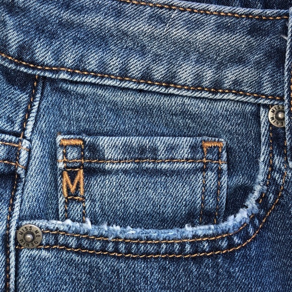 MISS ME 26x27 High Rise Ankle Straight Frayed Hem NWT - Picture 6 of 17